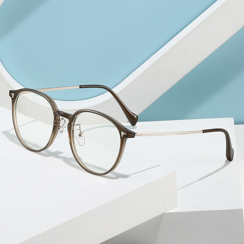 New Korean‑style cool tea color, bare-face‑friendly, slimming oversized glasses—blue‑light blocking and customizable for myopia; unisex eyeglass frames.