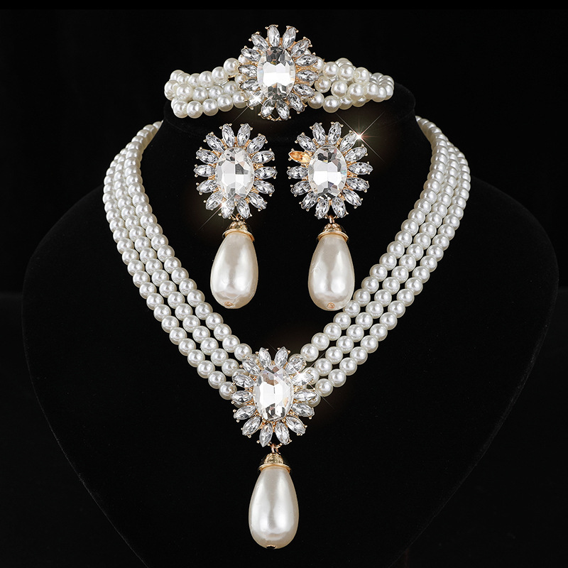 New cross-border wedding diamond-studded multi-row faux pearl necklace; bridal crystal choker with diamond-encrusted clavicle chain and pendant for women