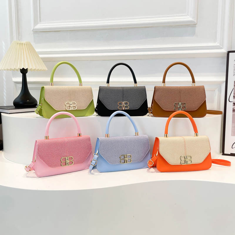 Retro-style underarm square bag for women, minimalist design, 2025 summer new arrival, exquisite niche style, shoulder and crossbody bag
