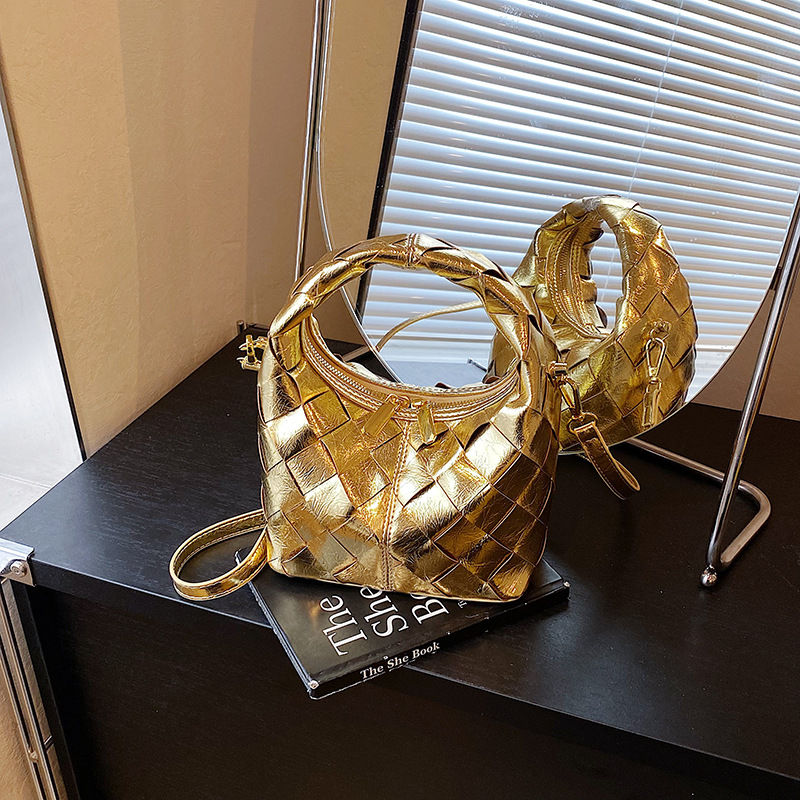 2025 model diamond‑pattern woven tote bag, women’s fashionable and elegant shoulder and crossbody bag, textured niche women’s bag