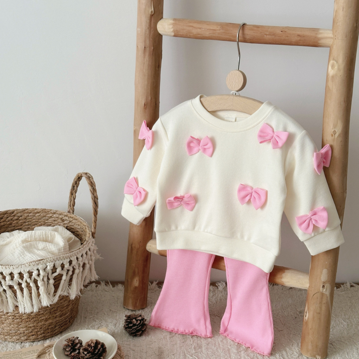 Girls’ Sweatshirt Set, 2025 New Arrival: Baby Girl’s Sweatshirt with Bow Decoration + High-Waisted Stretch Flared Pants Set