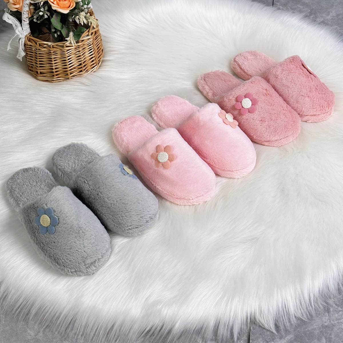Indoor and outdoor slippers, non-slip, deodorizing, soft, with thickened soles—unisex, couple’s style, versatile for home use.