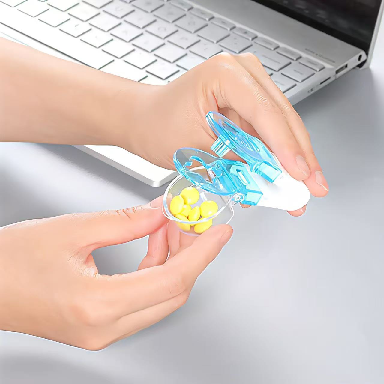 Cross-border cash dispensers home dispensing kits small portable mini pill dispensers