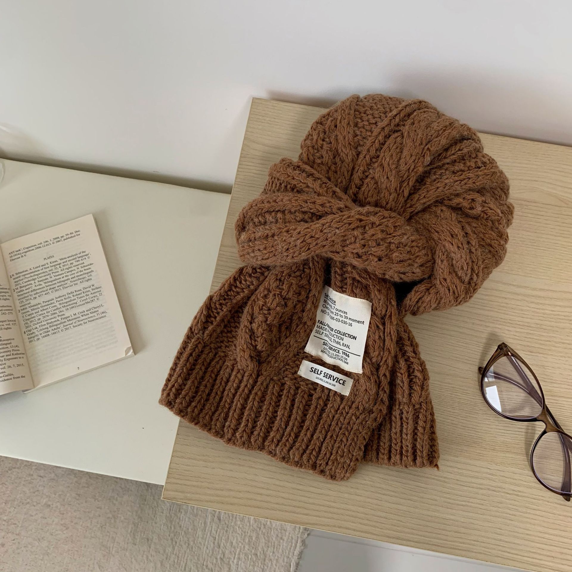 St Boutique Korean-Style Solid Color Cable-Knit Beautiful Knitted Wool Patch Label Scarf for Autumn and Winter, Warm Neck Wrap